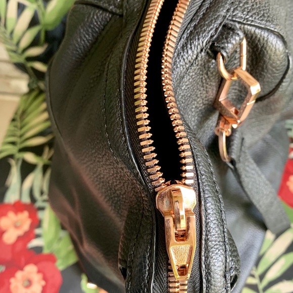 Ladies Designer Handbag - Picture 2 of 7